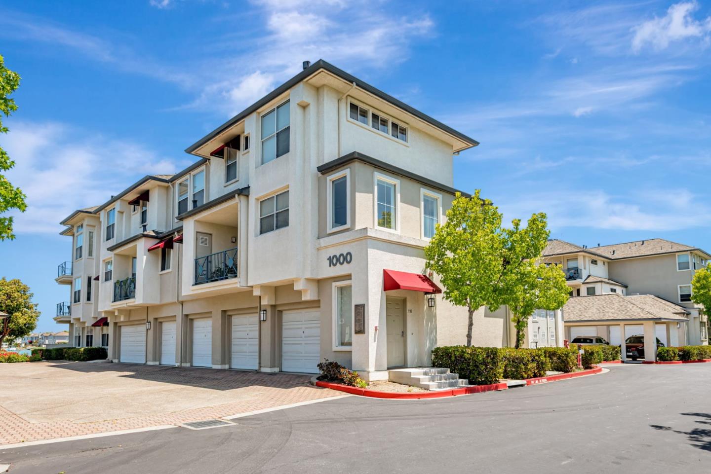 1000 Davit LN 126