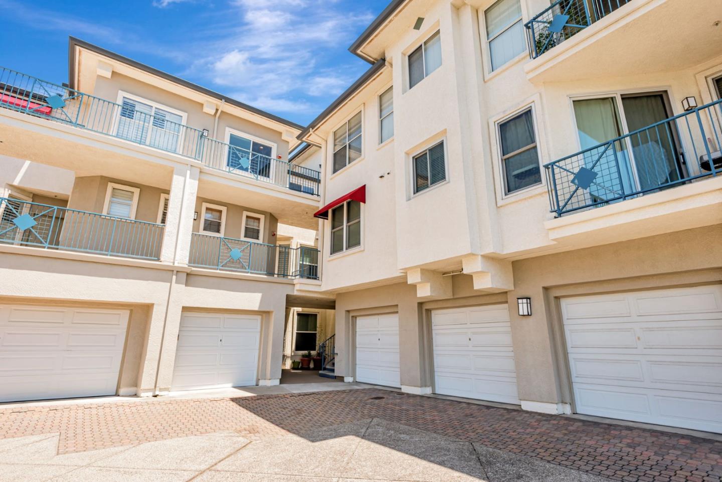 1000 Davit LN 126