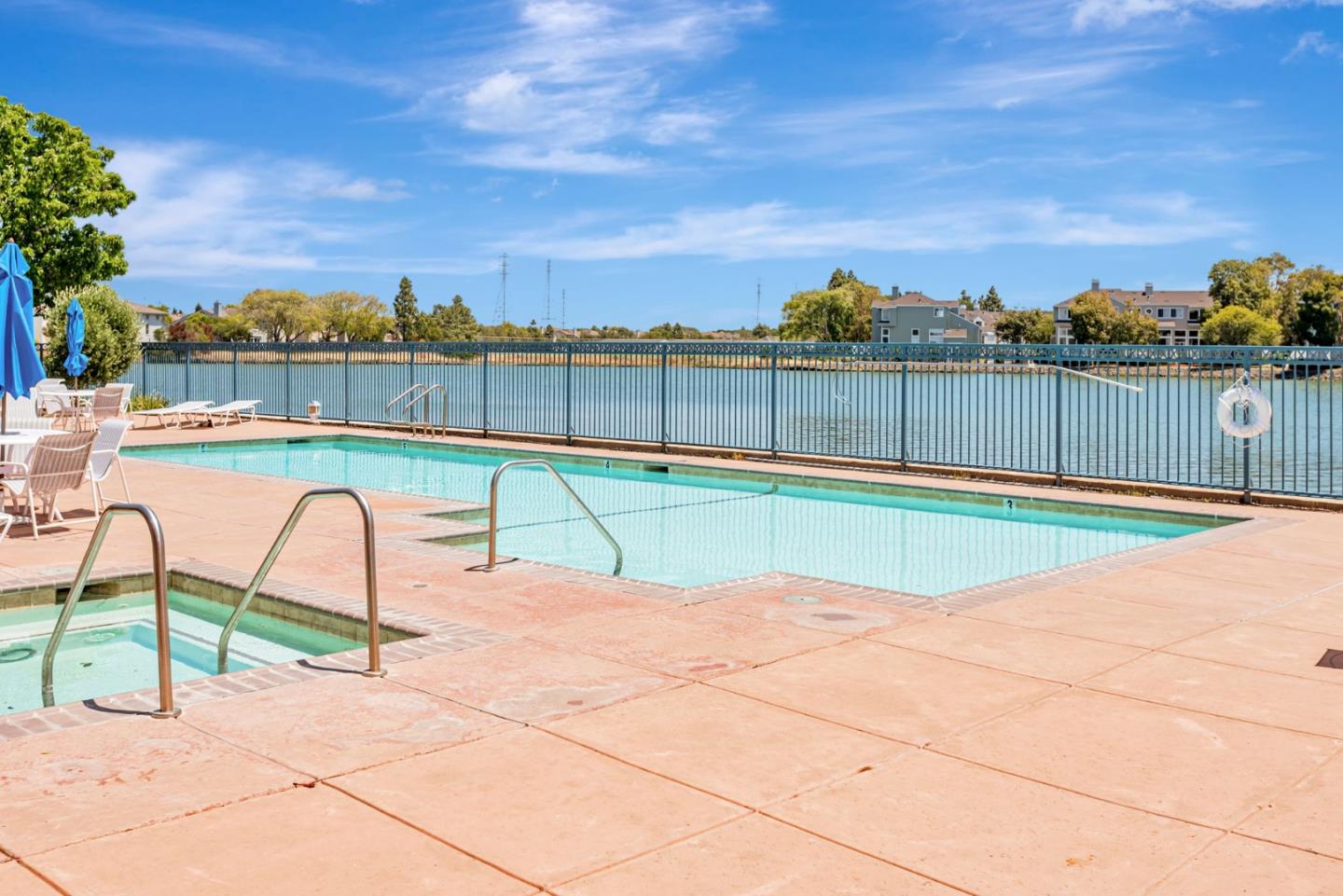 1000 Davit LN 126