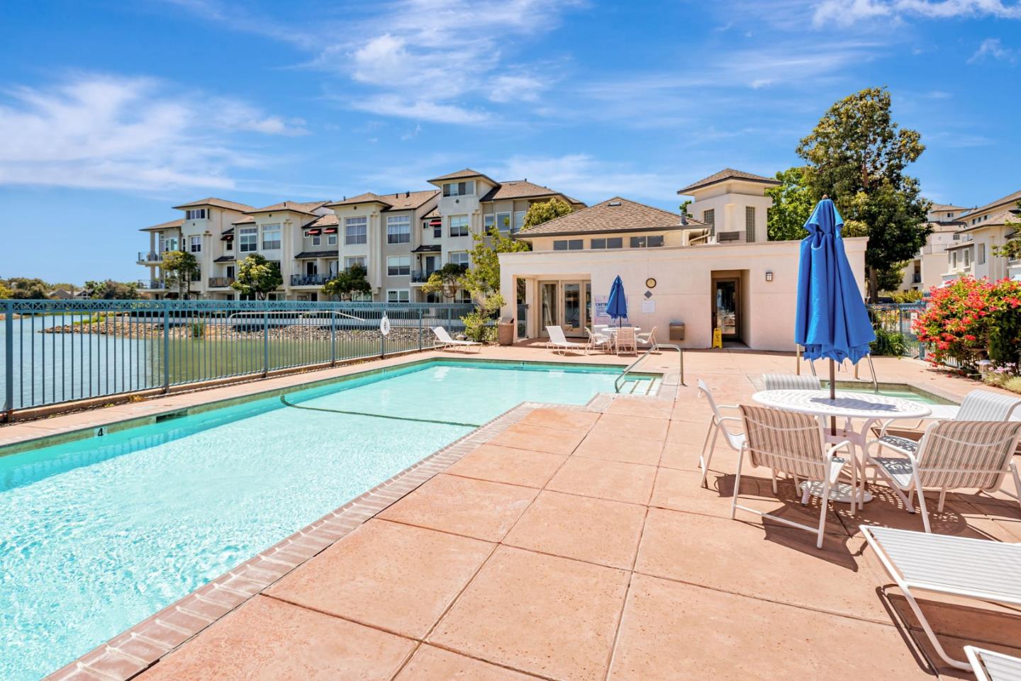 1000 Davit LN 126