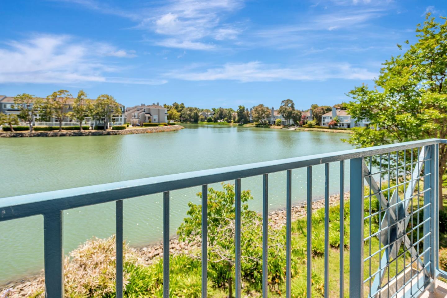 1000 Davit LN 126