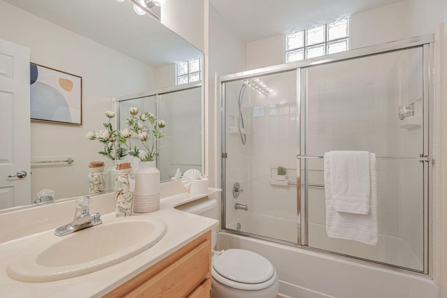 1000 Davit LN 126