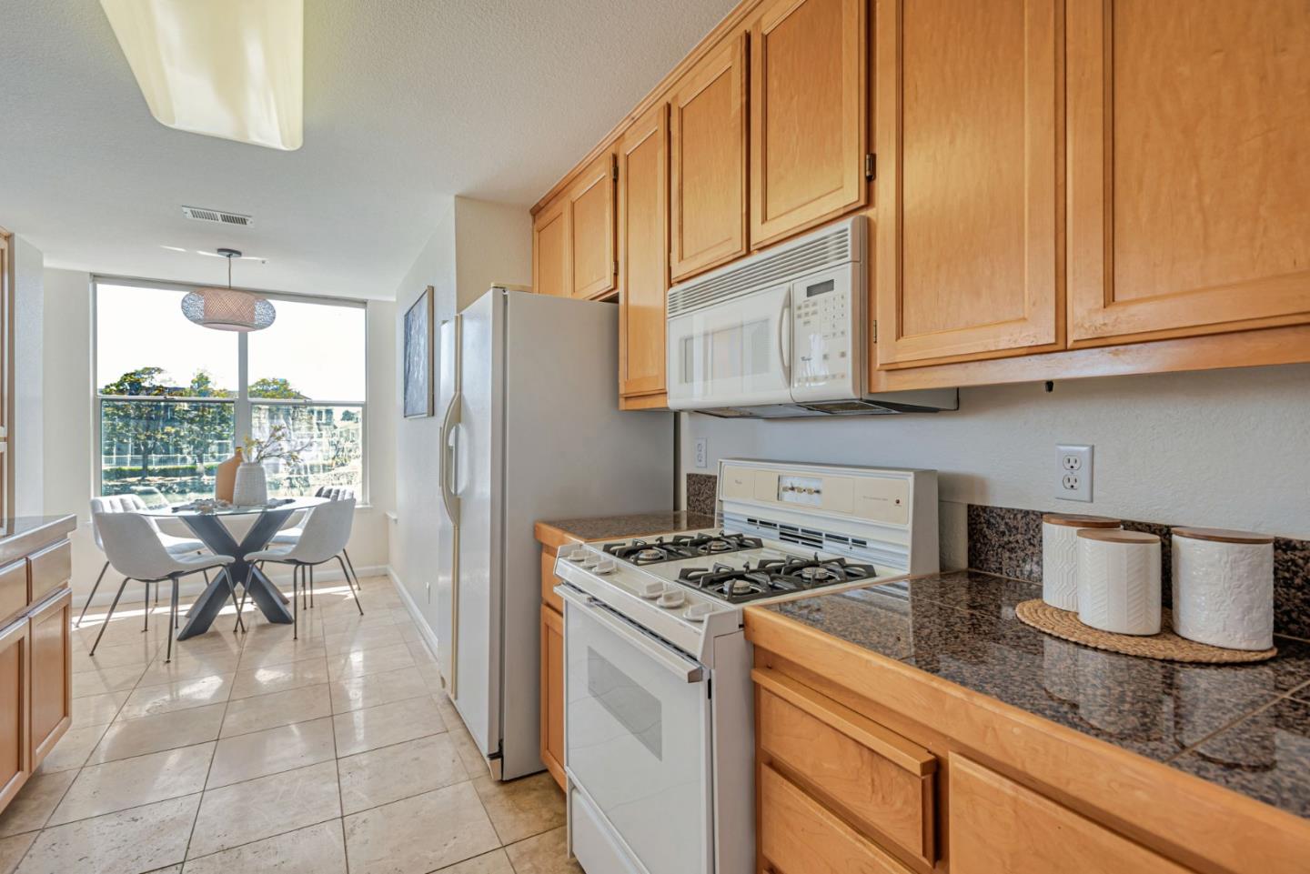 1000 Davit LN 126