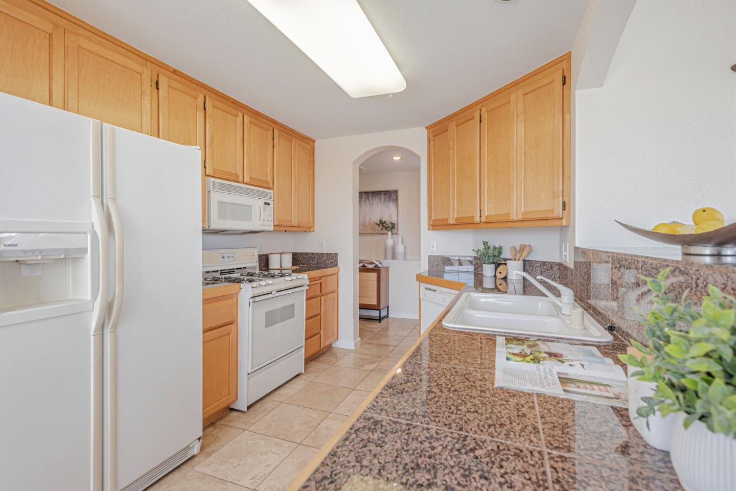 1000 Davit LN 126