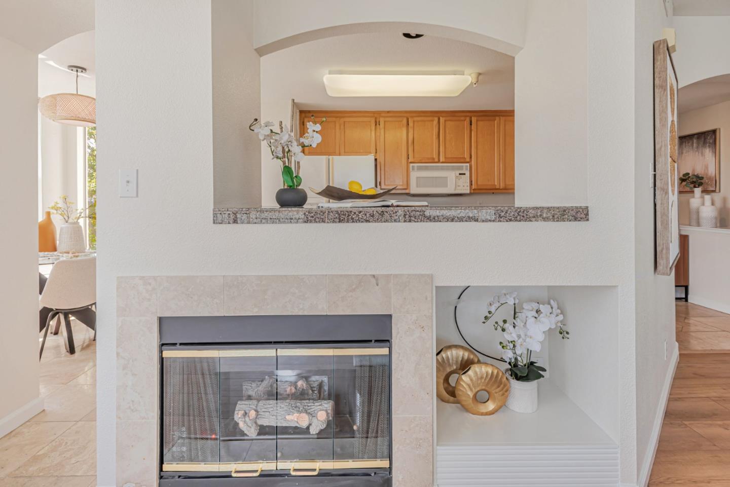 1000 Davit LN 126