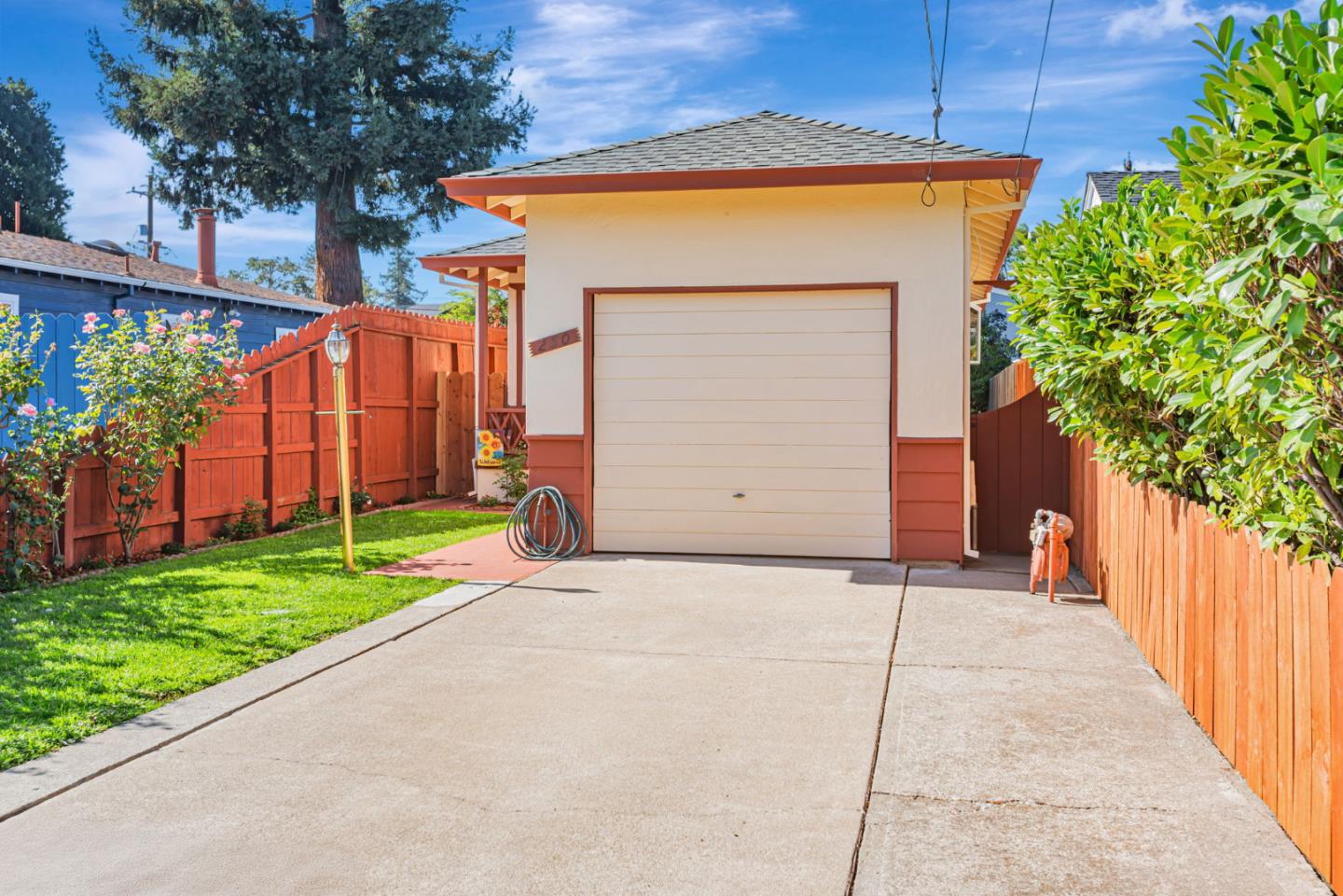 250 San Carlos Avenue
