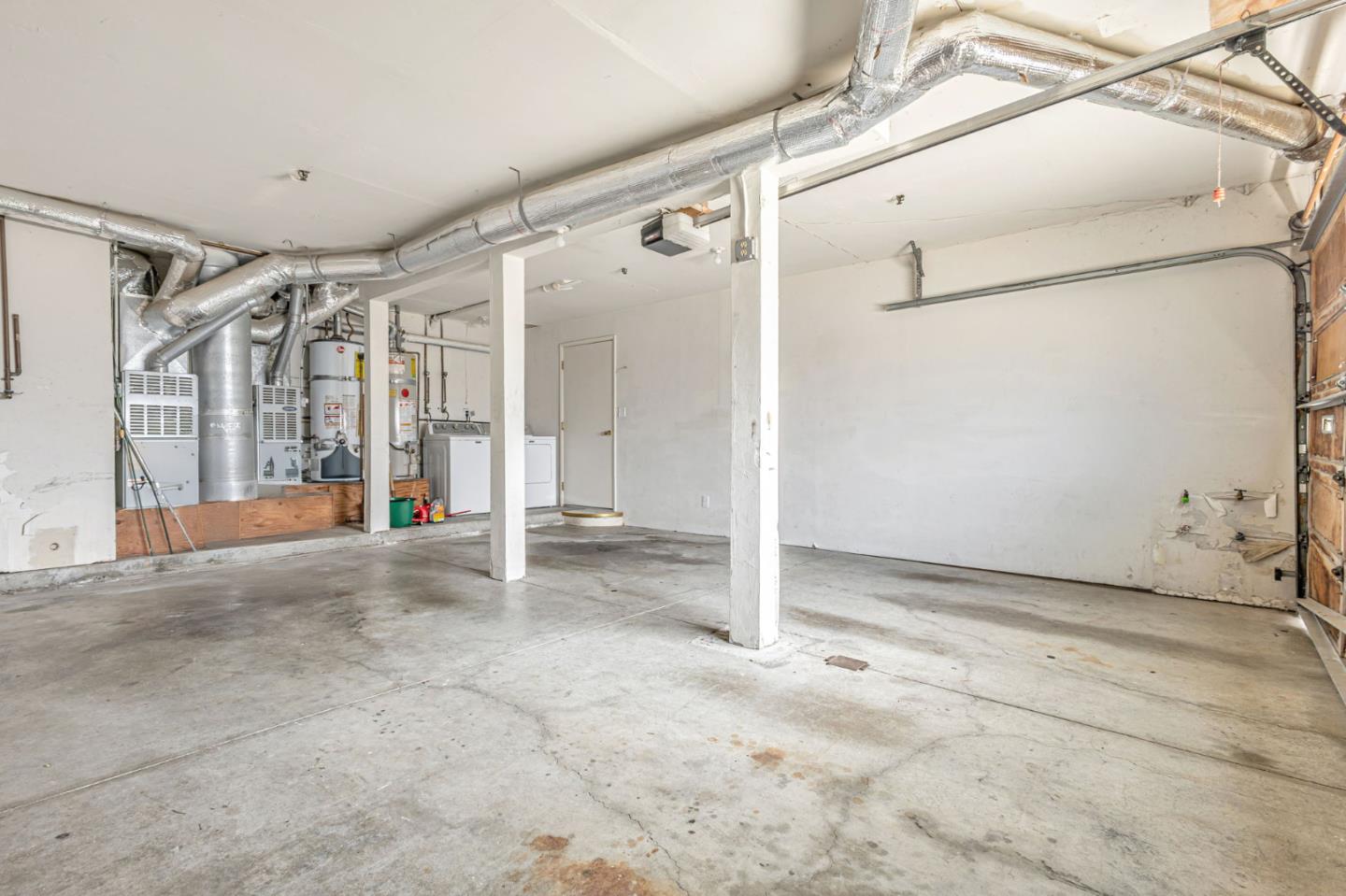 36 Saint James Court