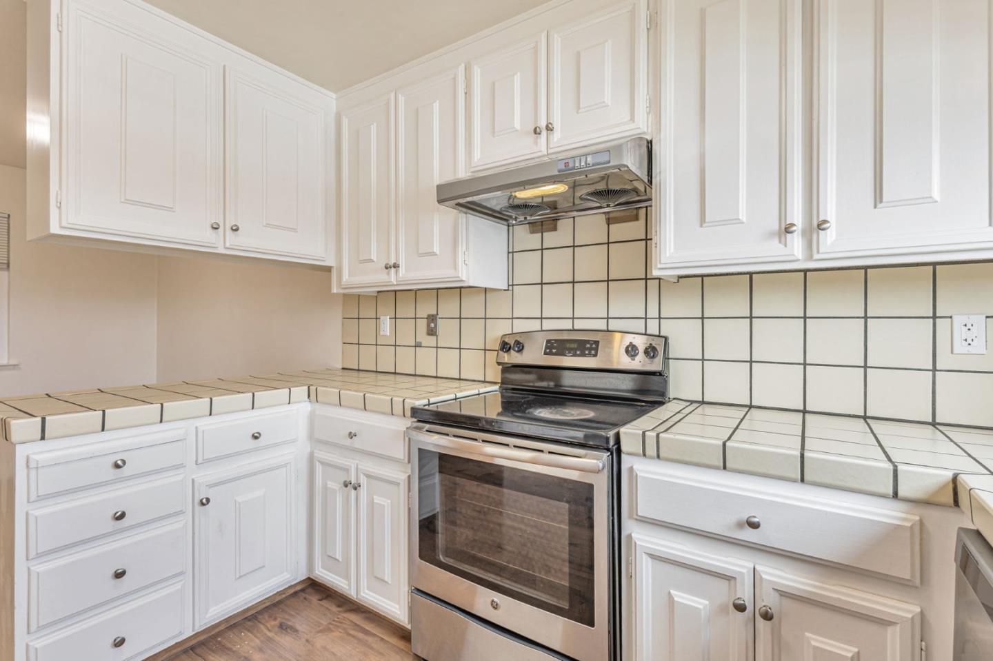 36 Saint James Court