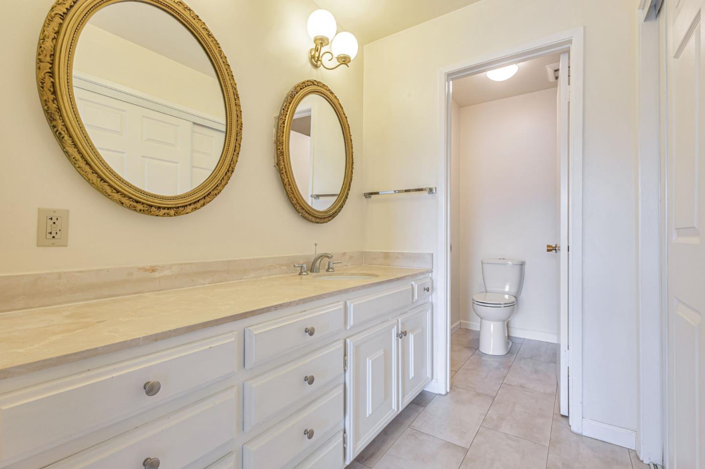 36 Saint James Court