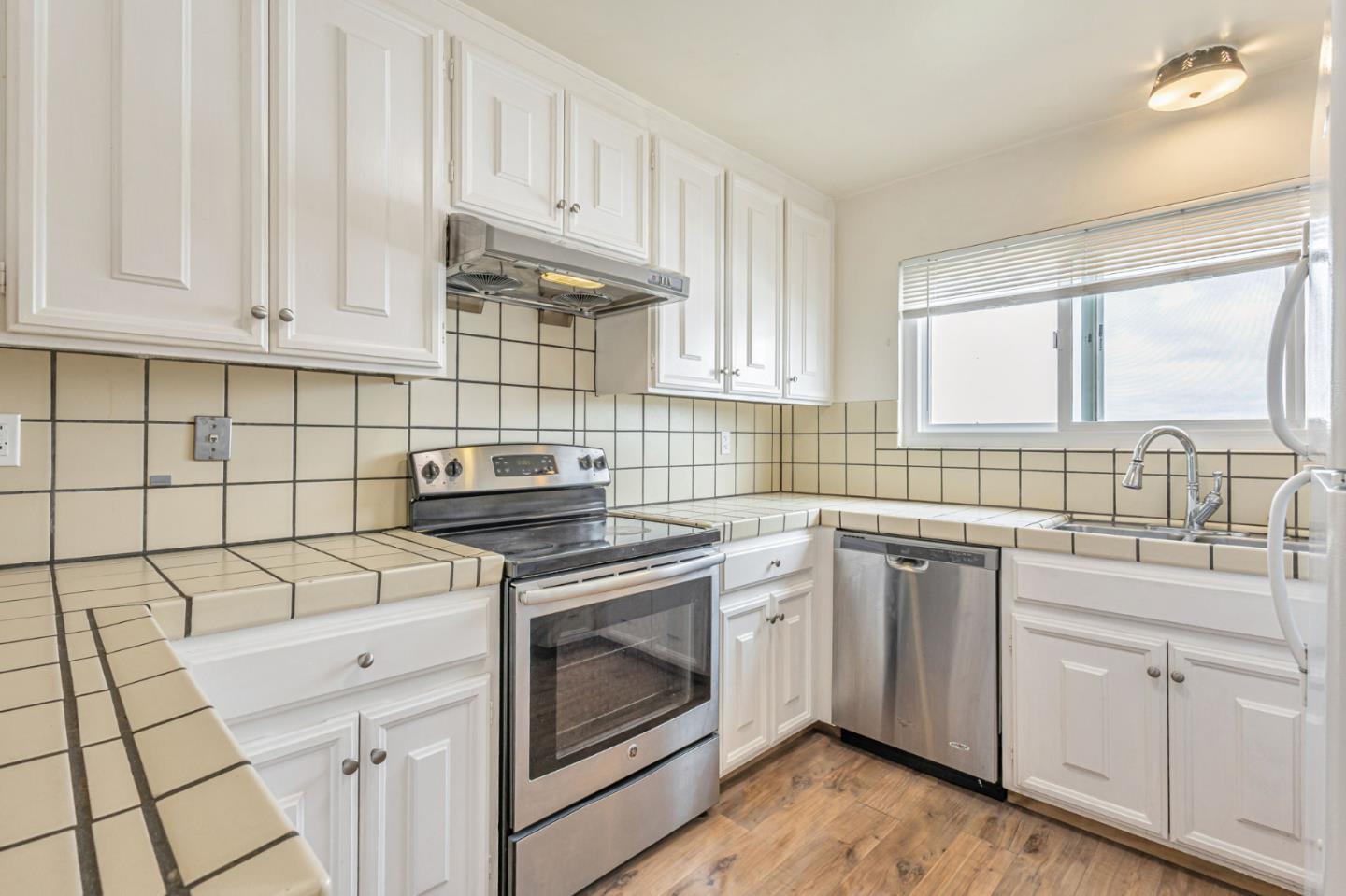 36 Saint James Court