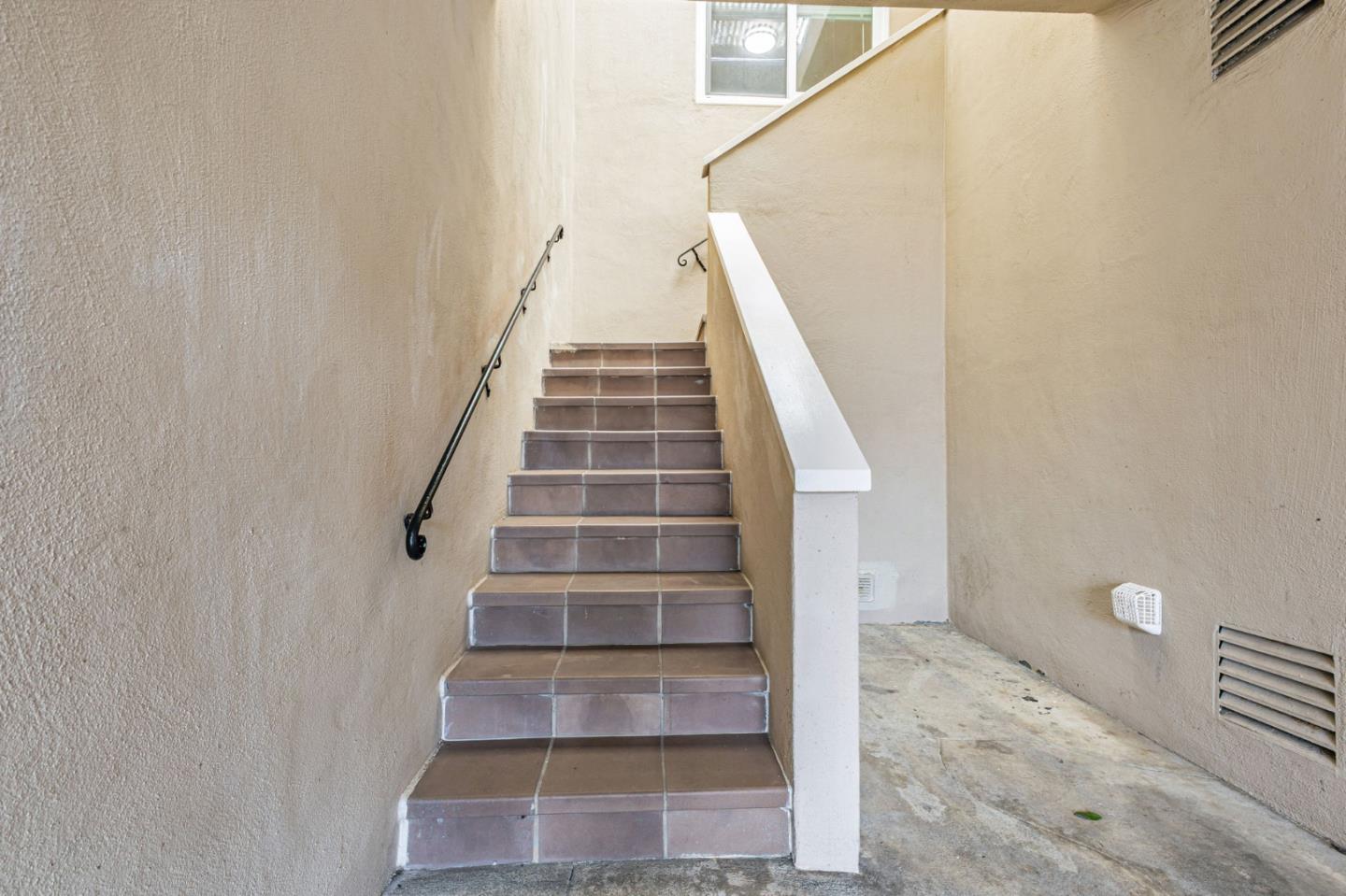 36 Saint James Court