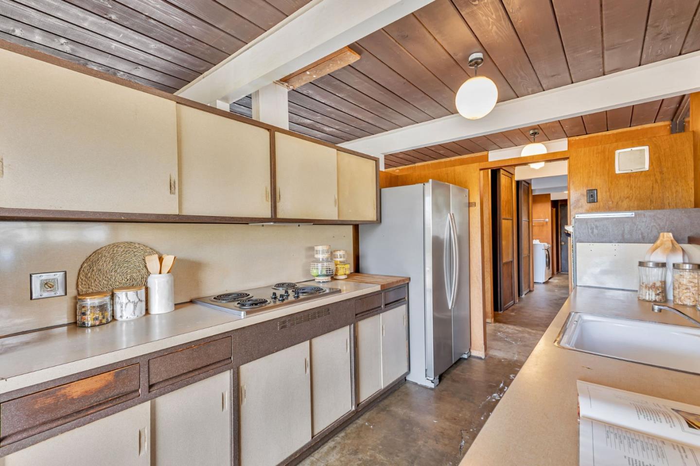 30 White Plains Court