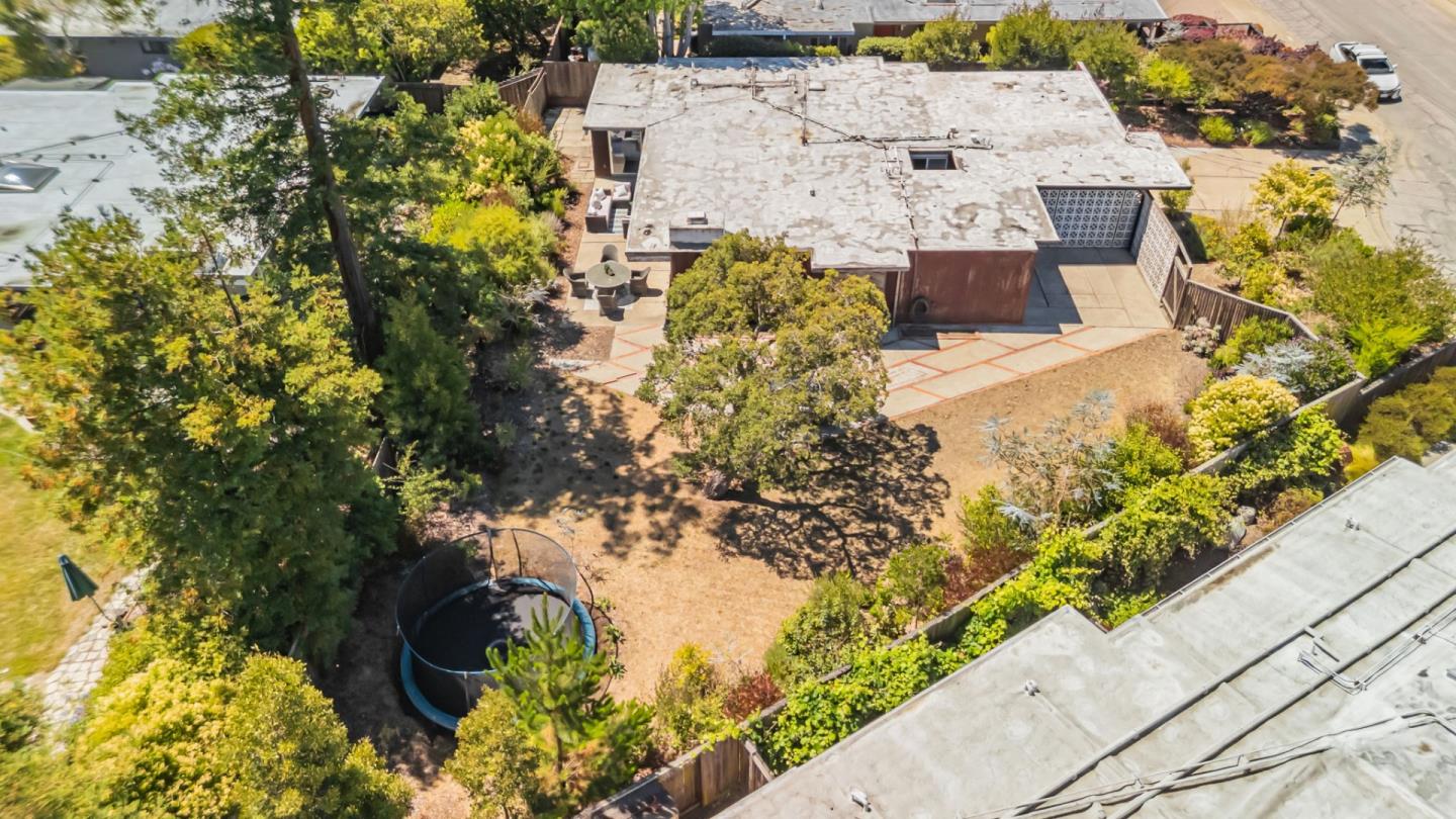 30 White Plains Court