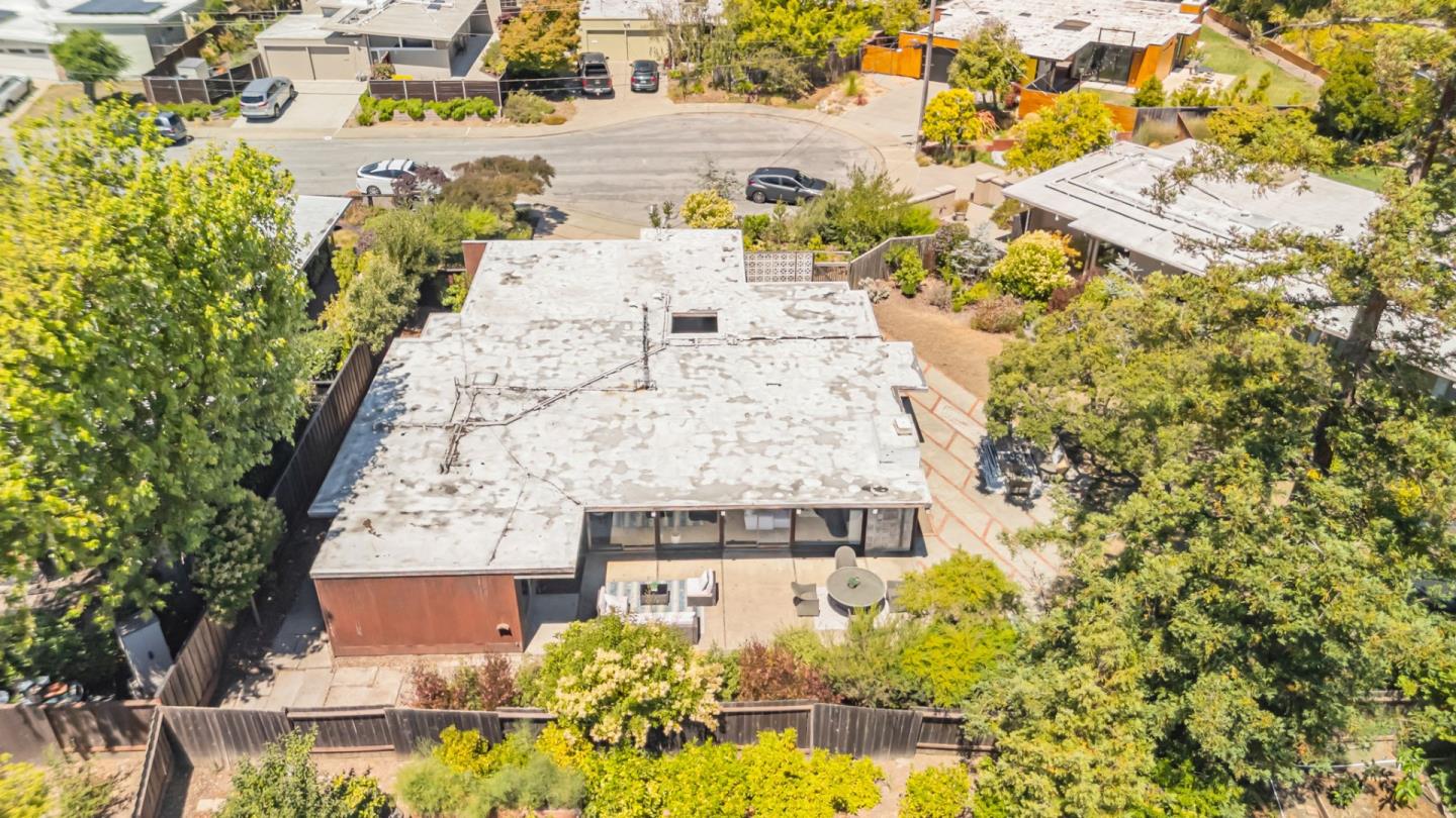 30 White Plains Court