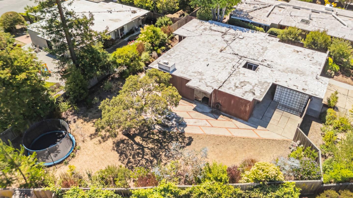 30 White Plains Court