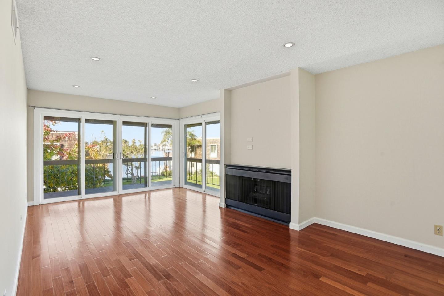 707 Fathom Drive