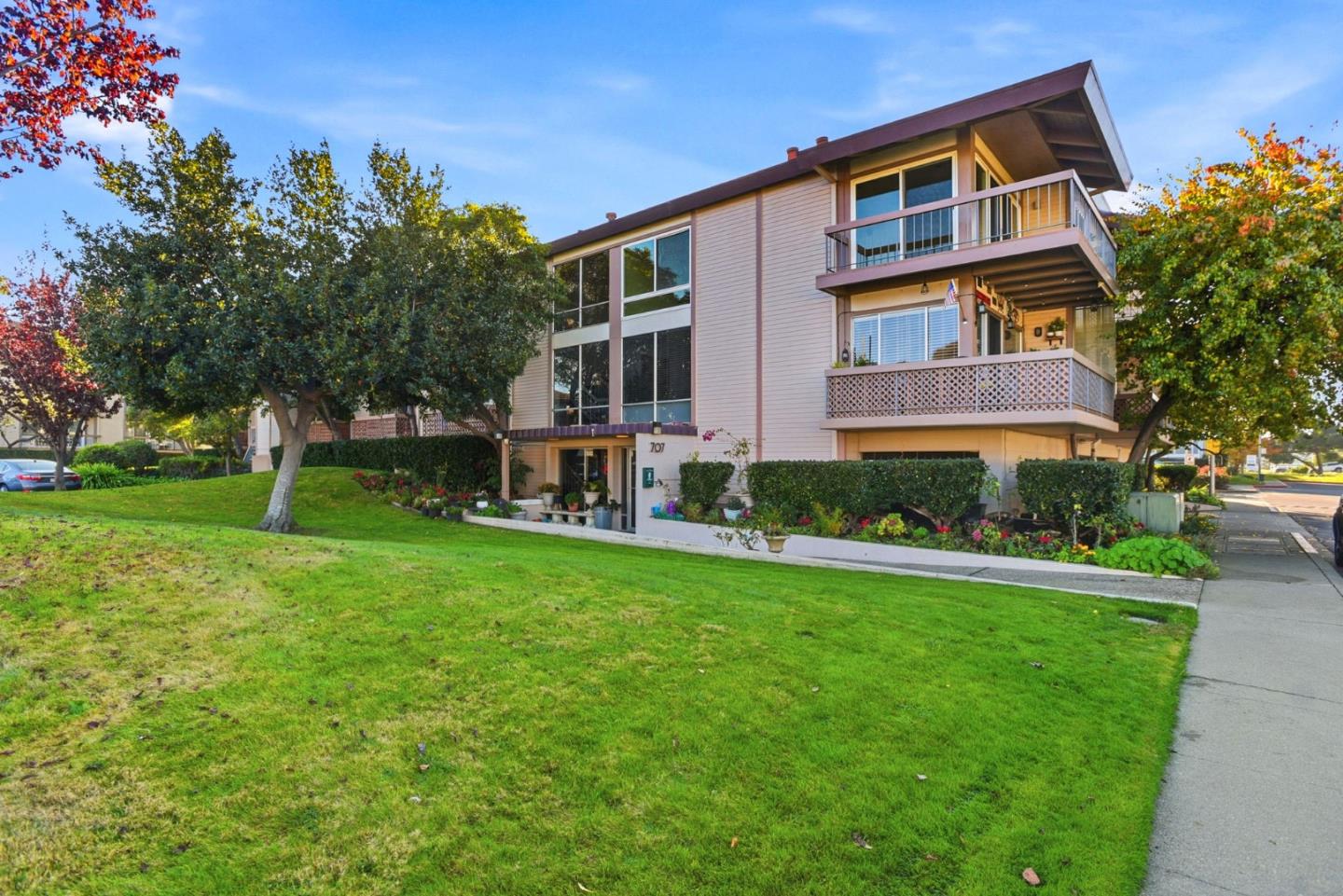 707 Fathom Drive