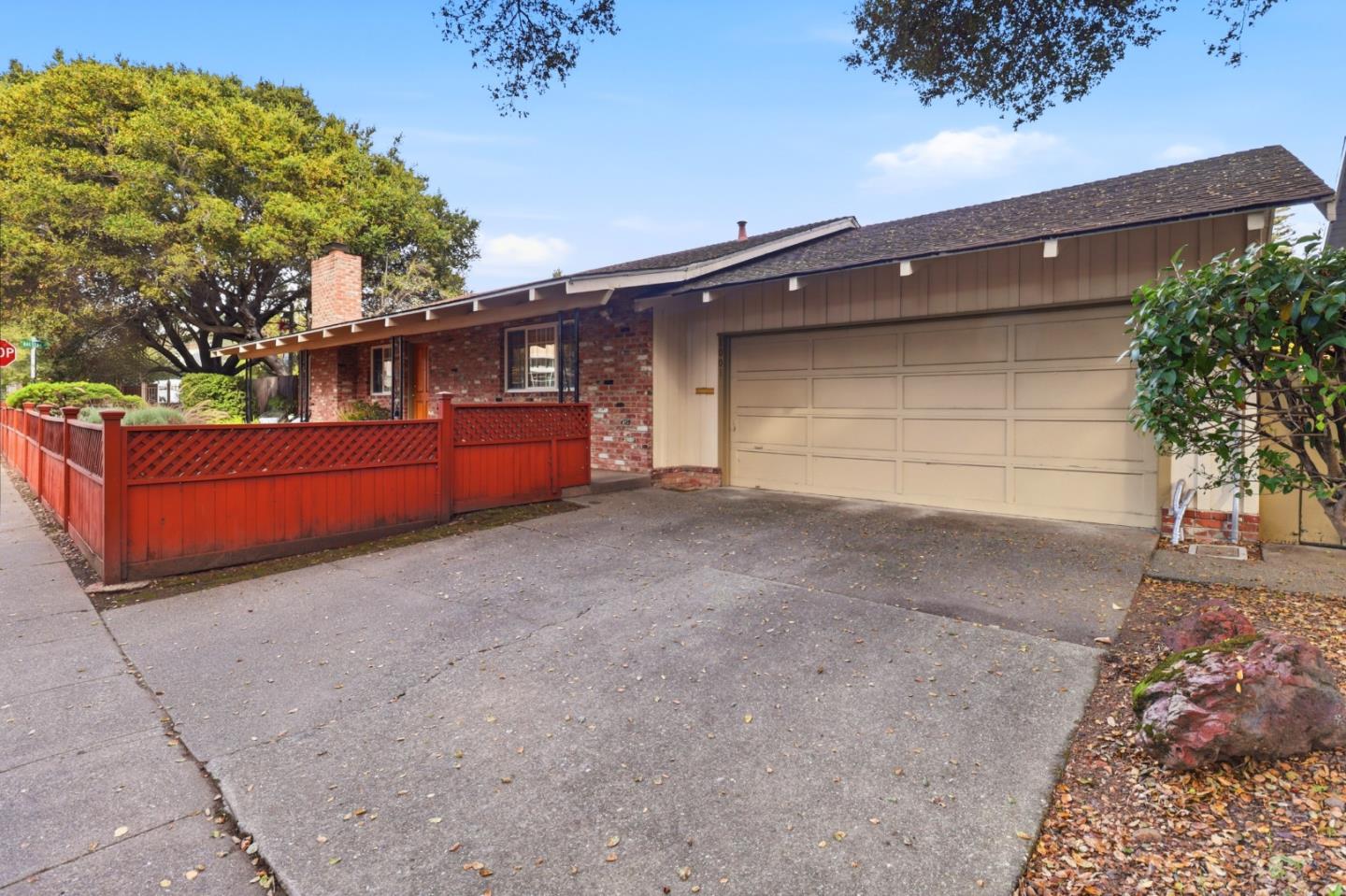 1001 Maywood Drive