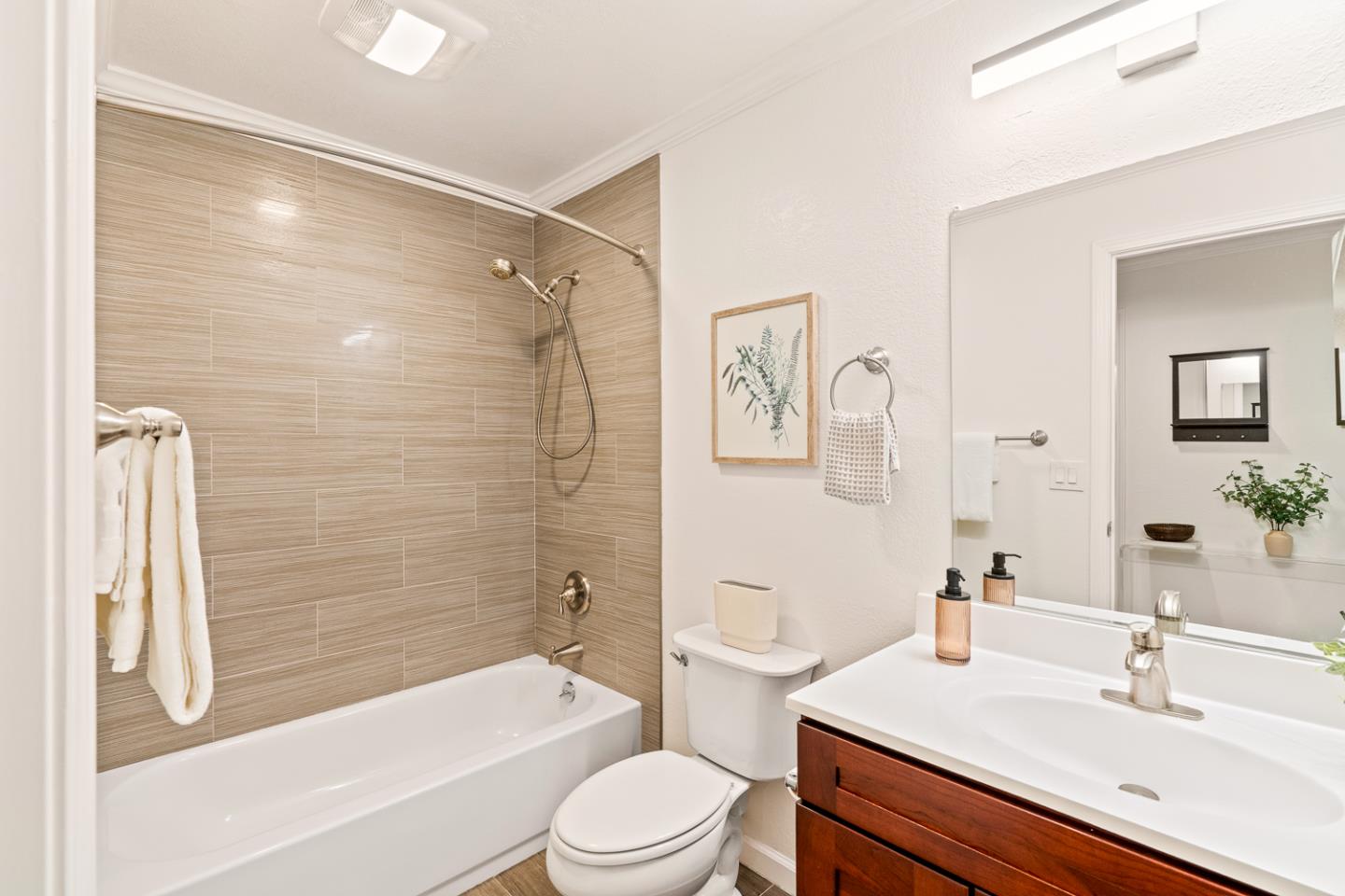 1031 Cherry Avenue 29