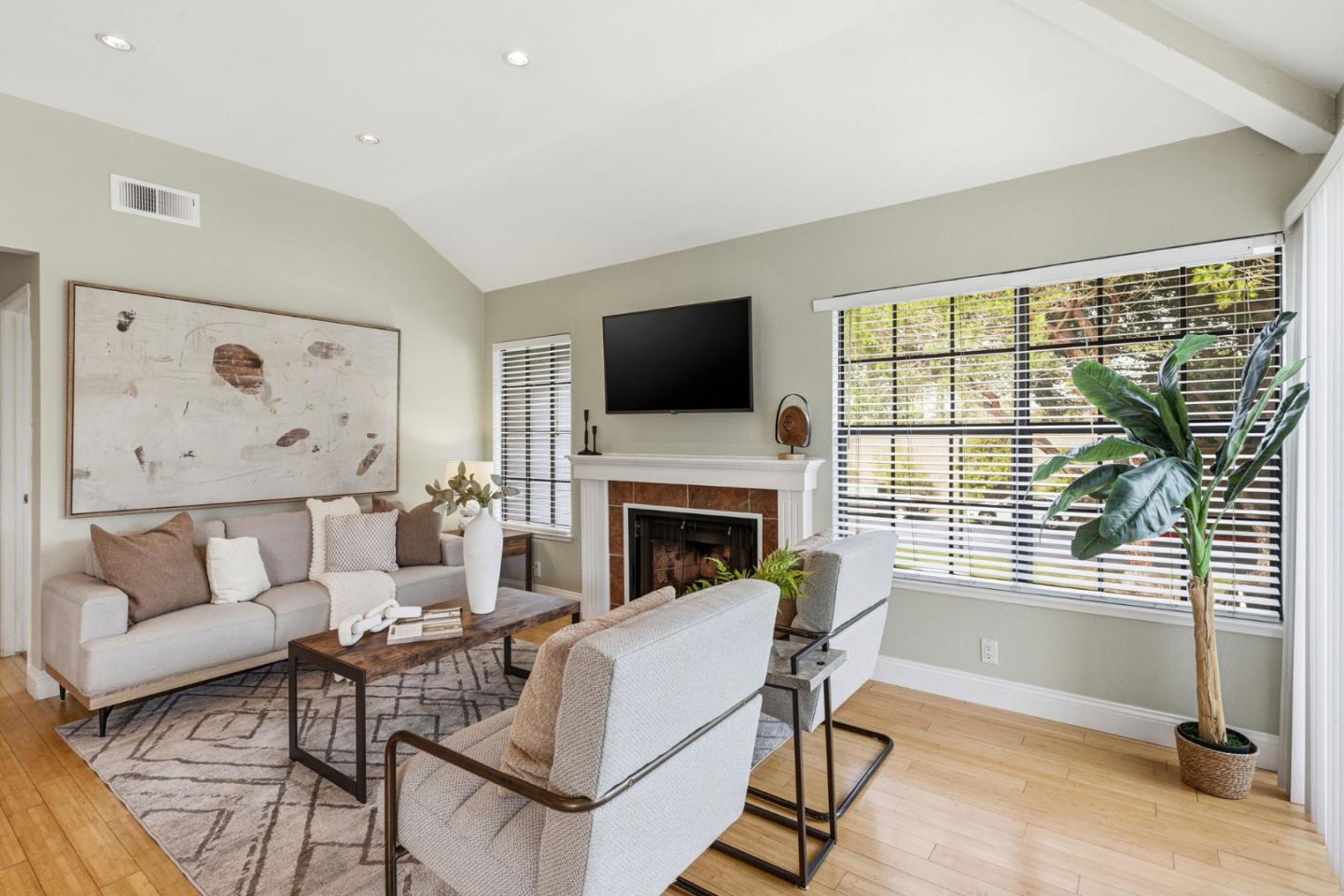 1644 Vista Del Sol