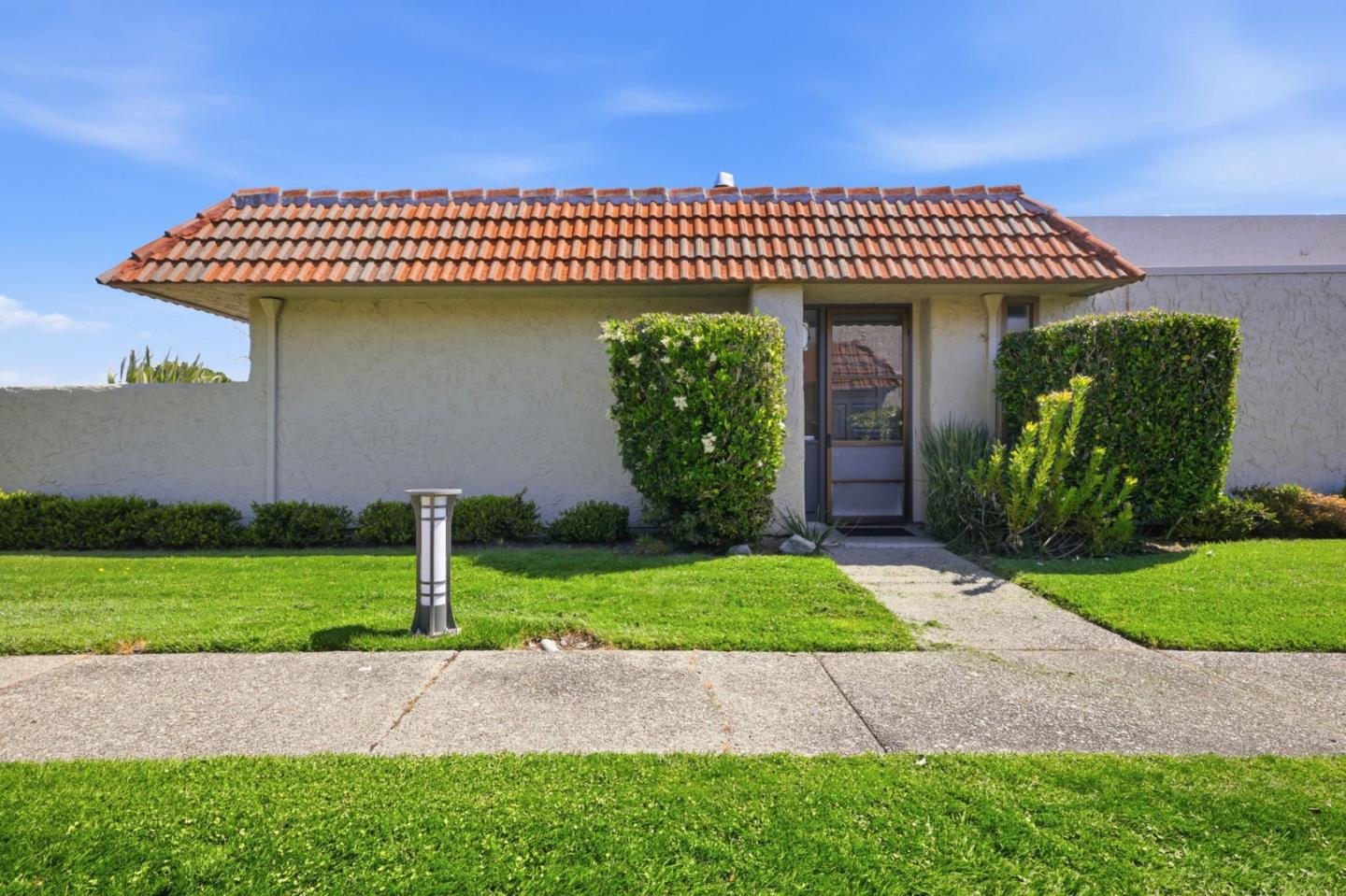 17 Rinconada Circle