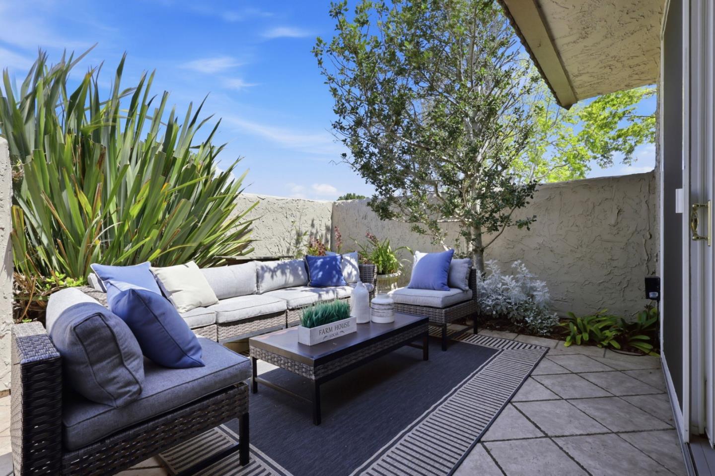 17 Rinconada Circle