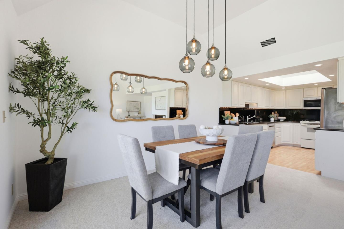 17 Rinconada Circle