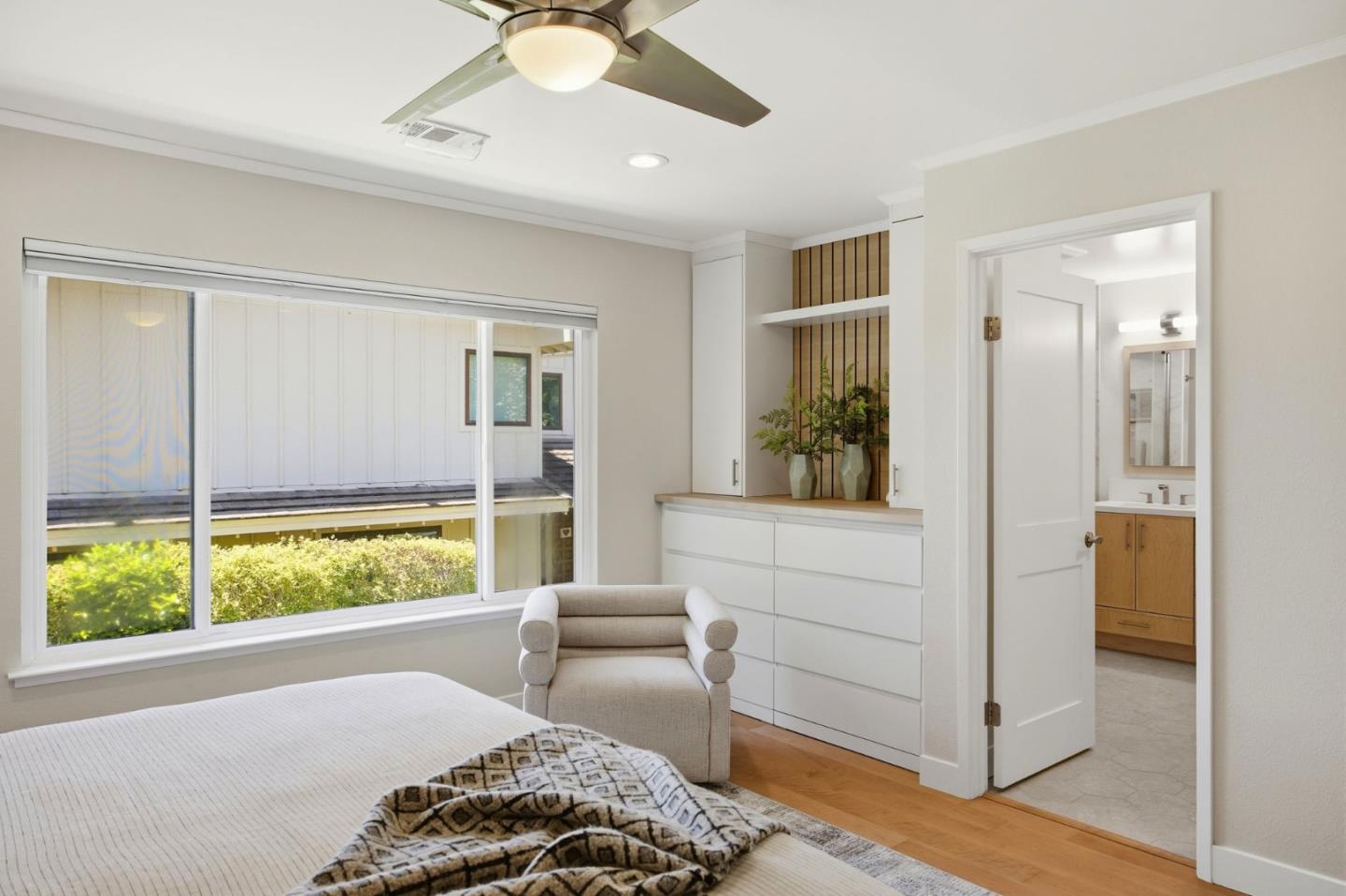 8 Calypso Lane