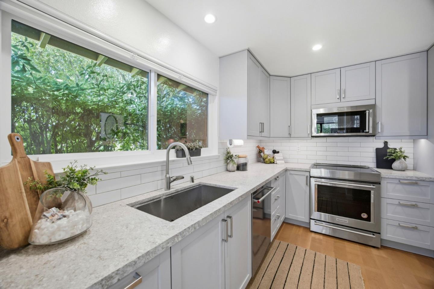 8 Calypso Lane