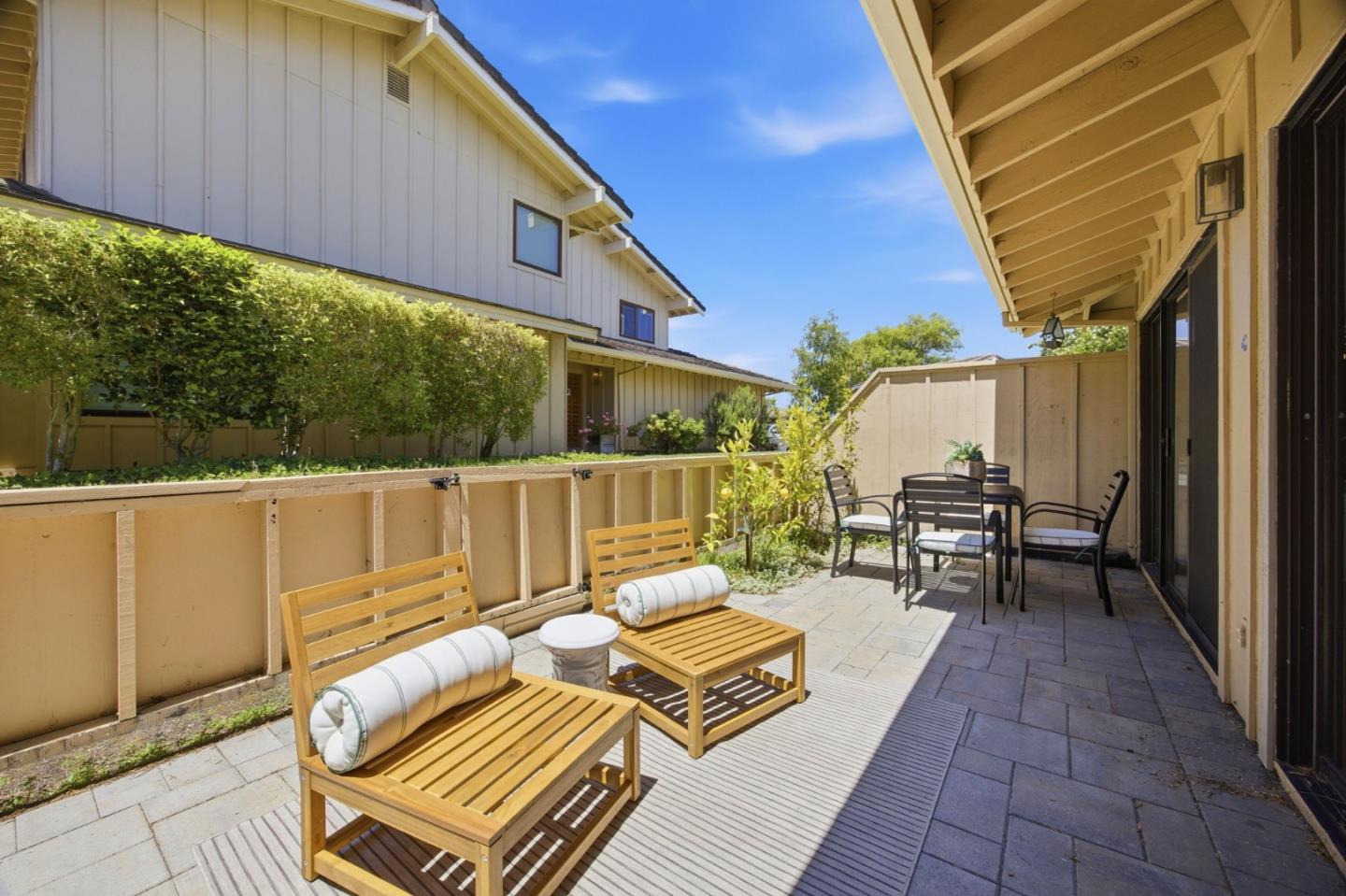 8 Calypso Lane