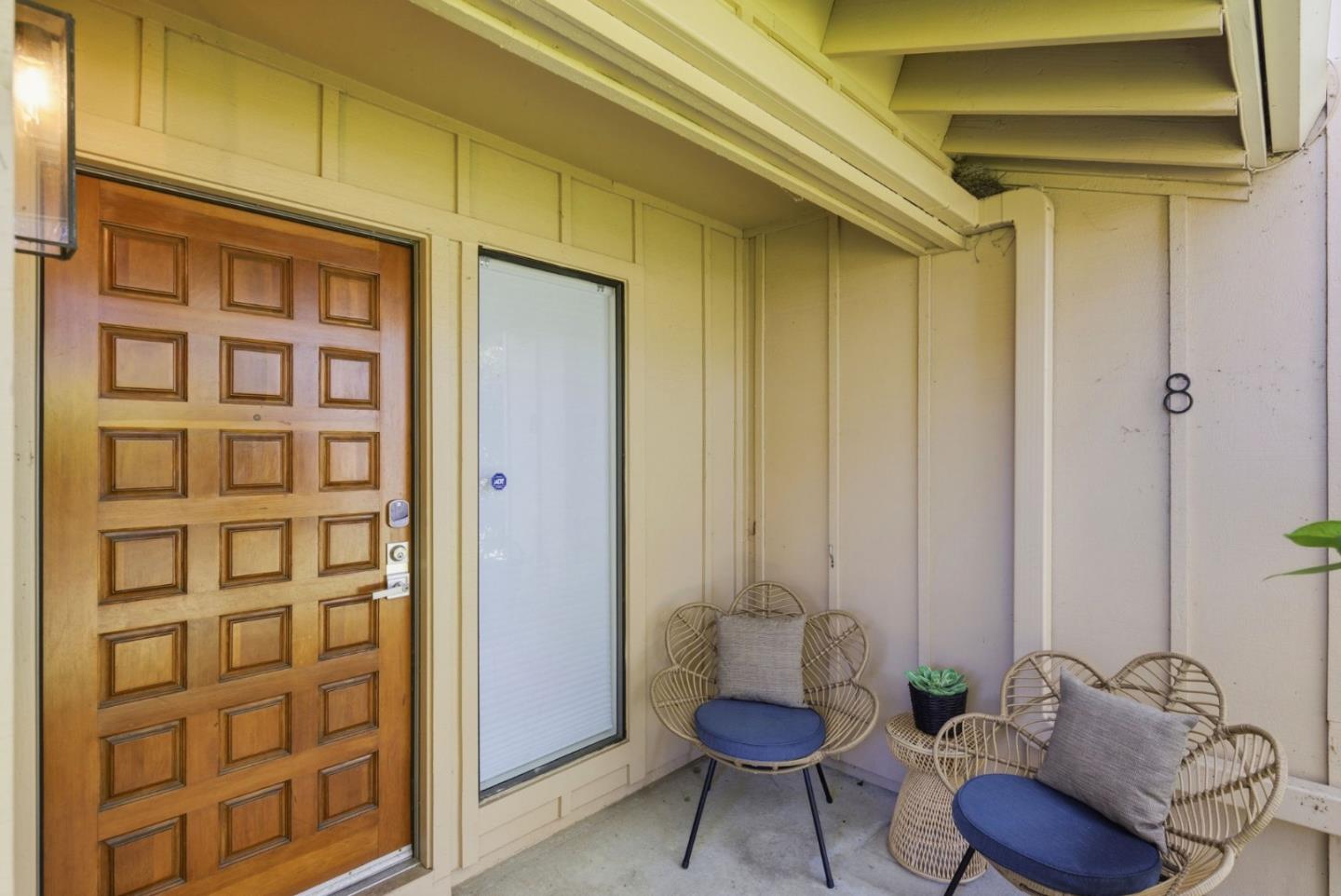8 Calypso Lane