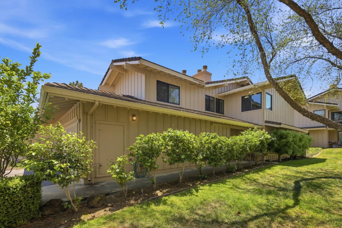 8 Calypso Lane