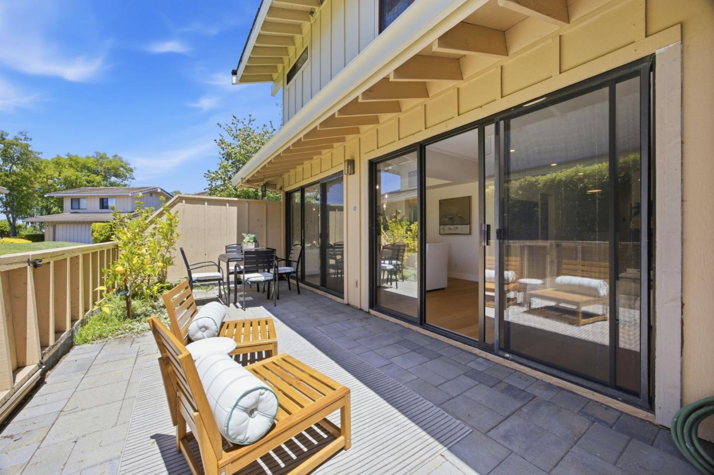 8 Calypso Lane