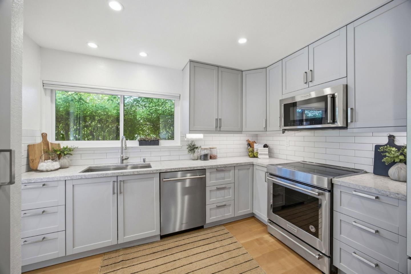 8 Calypso Lane