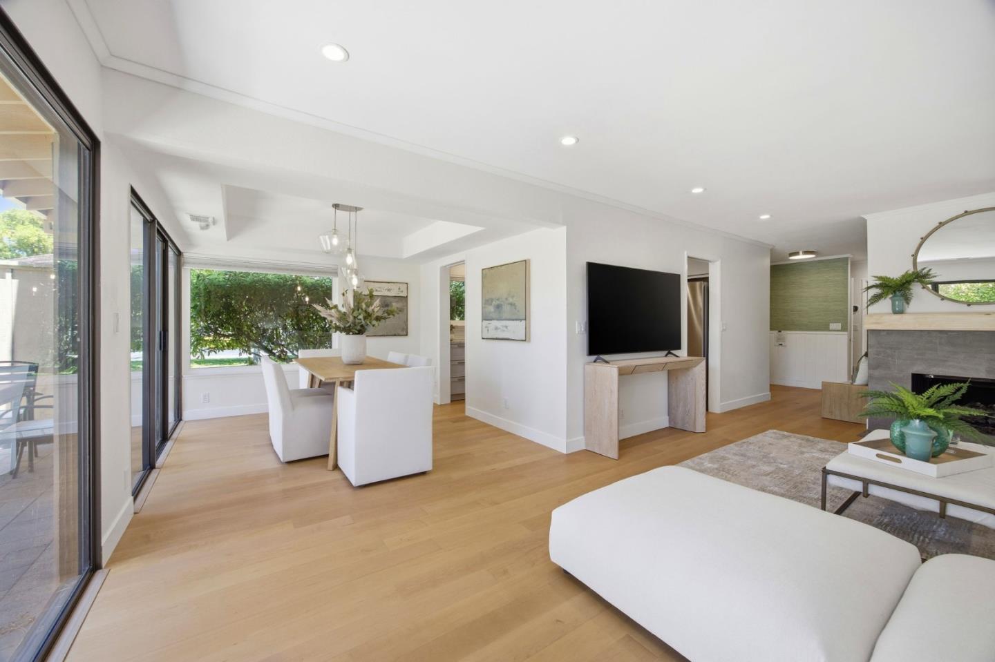 8 Calypso Lane