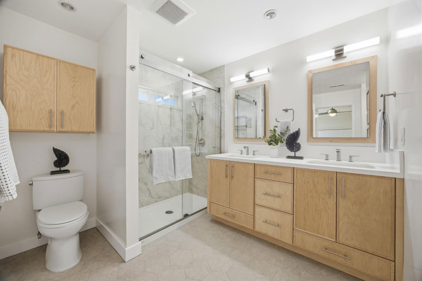 8 Calypso Lane