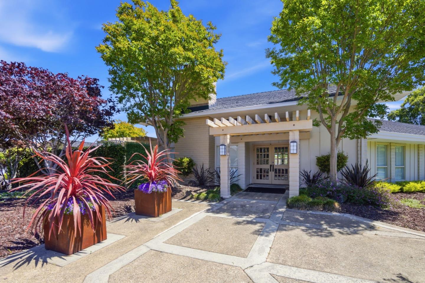 8 Calypso Lane