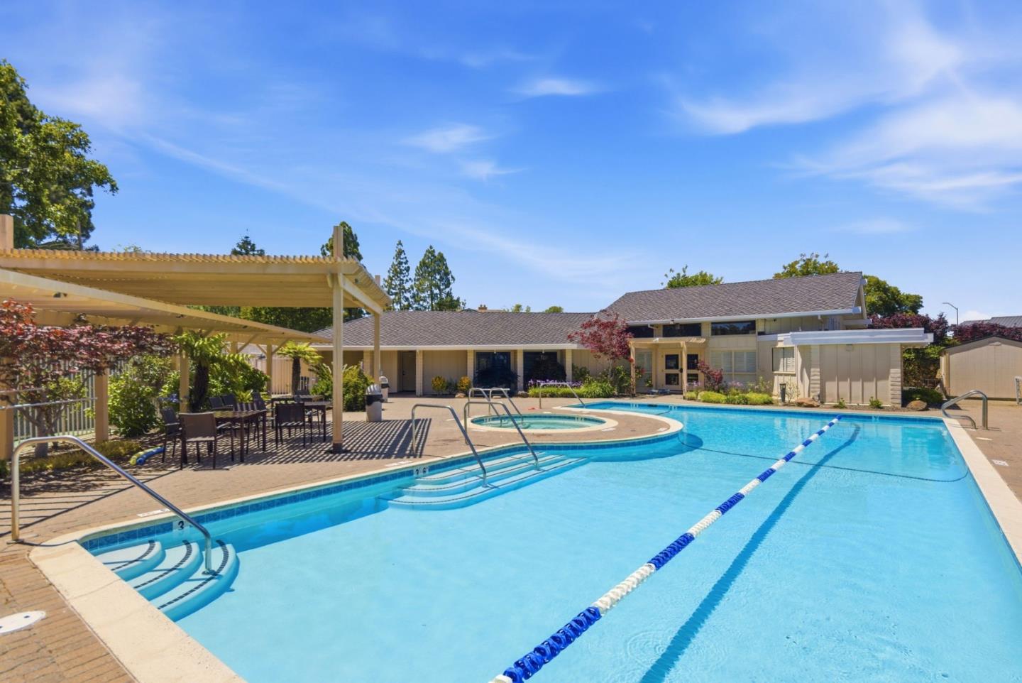 8 Calypso Lane