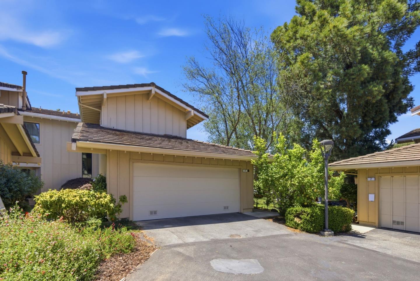 8 Calypso Lane