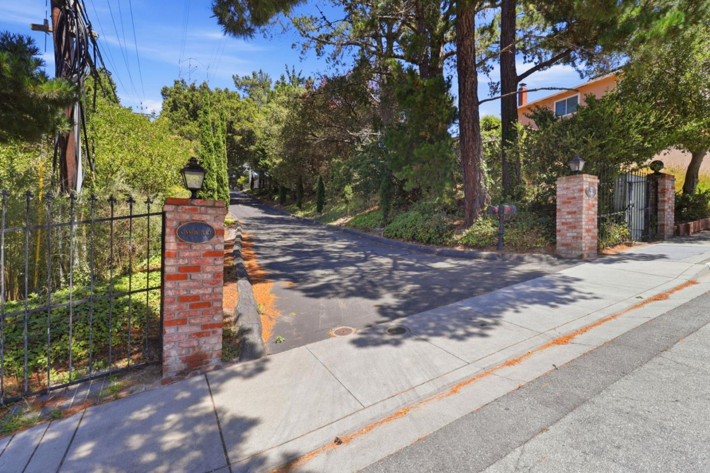 3 Kennedy PL