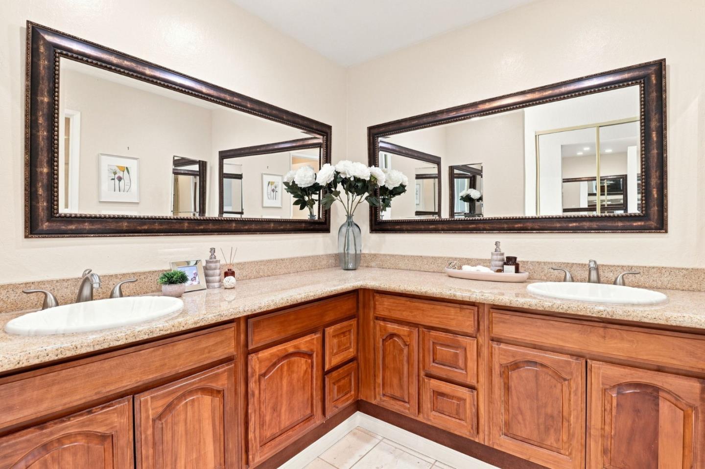 26 Lido CIR