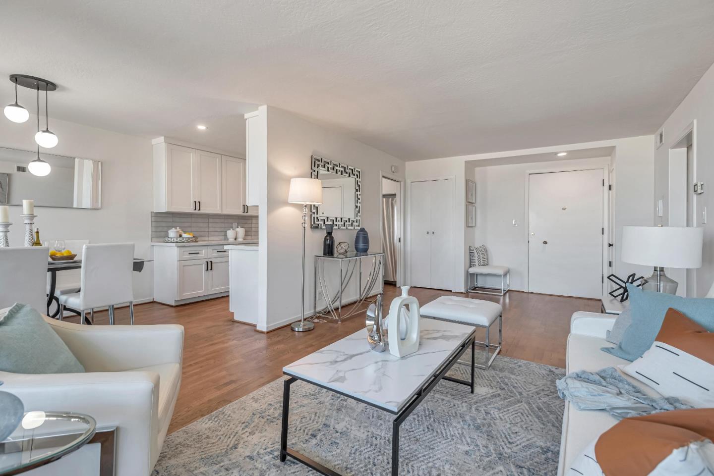 1700 AVE 206