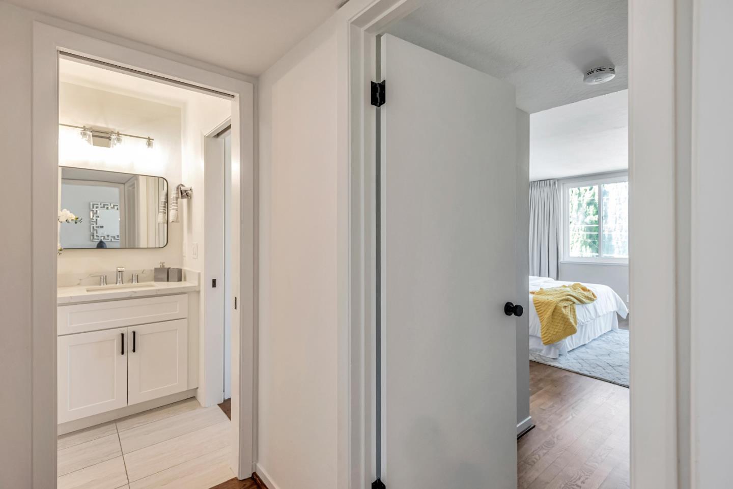 1700 AVE 206
