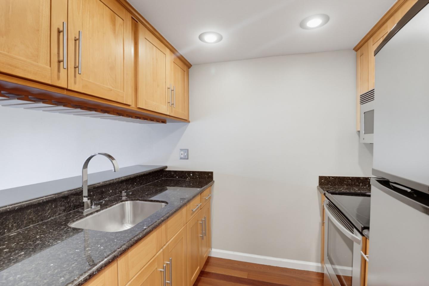 707 Fathom DR 208