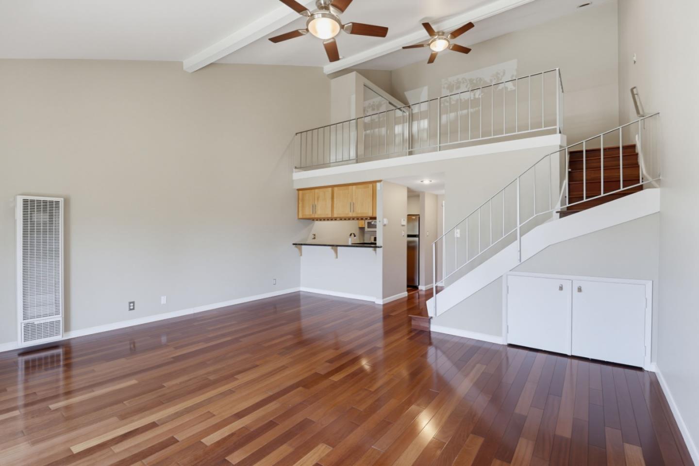 707 Fathom DR 208