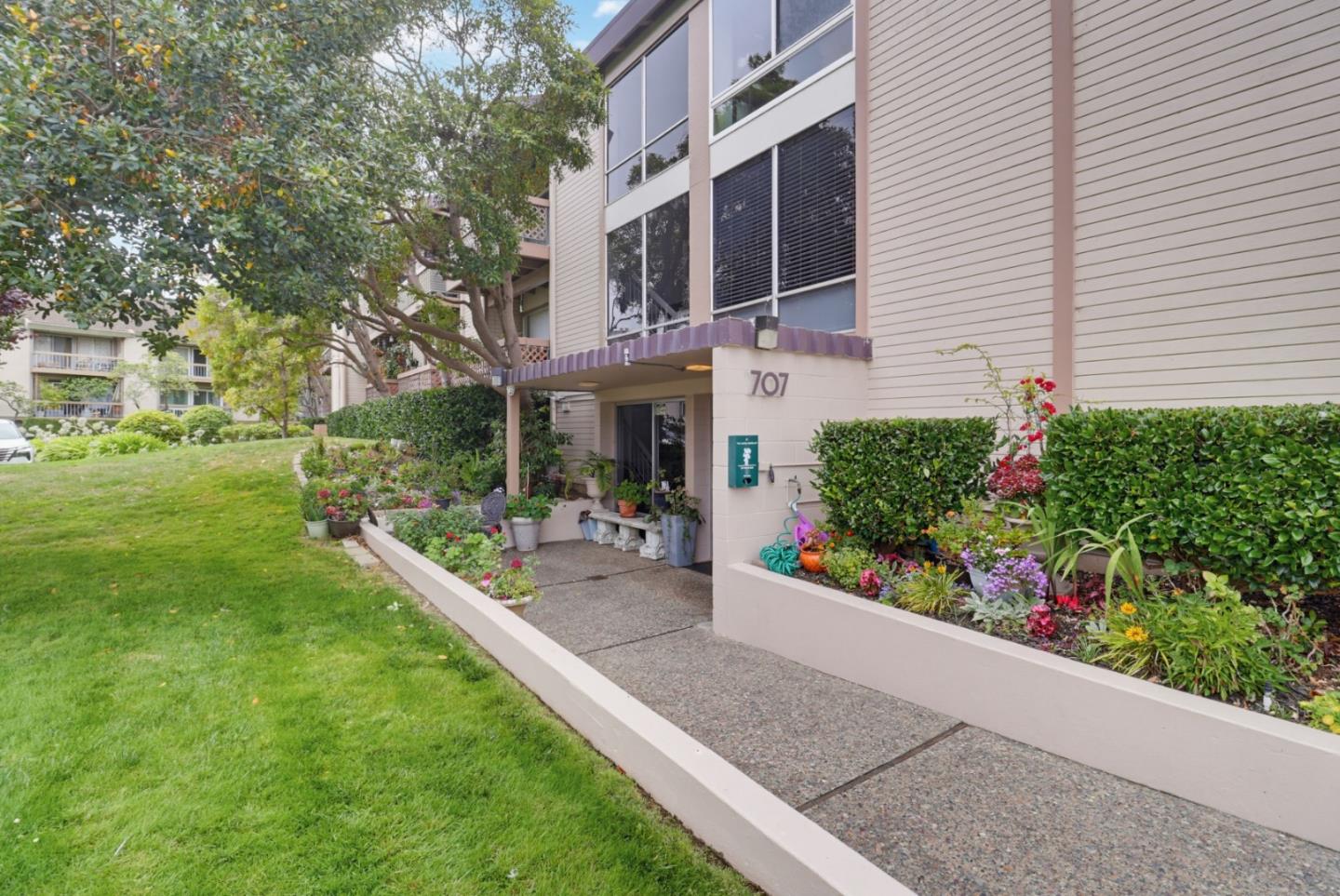 707 Fathom DR 208