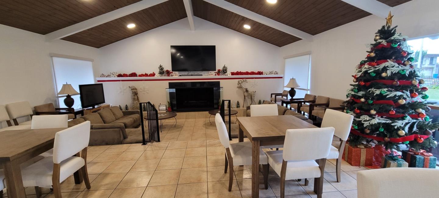 707 Fathom DR 208