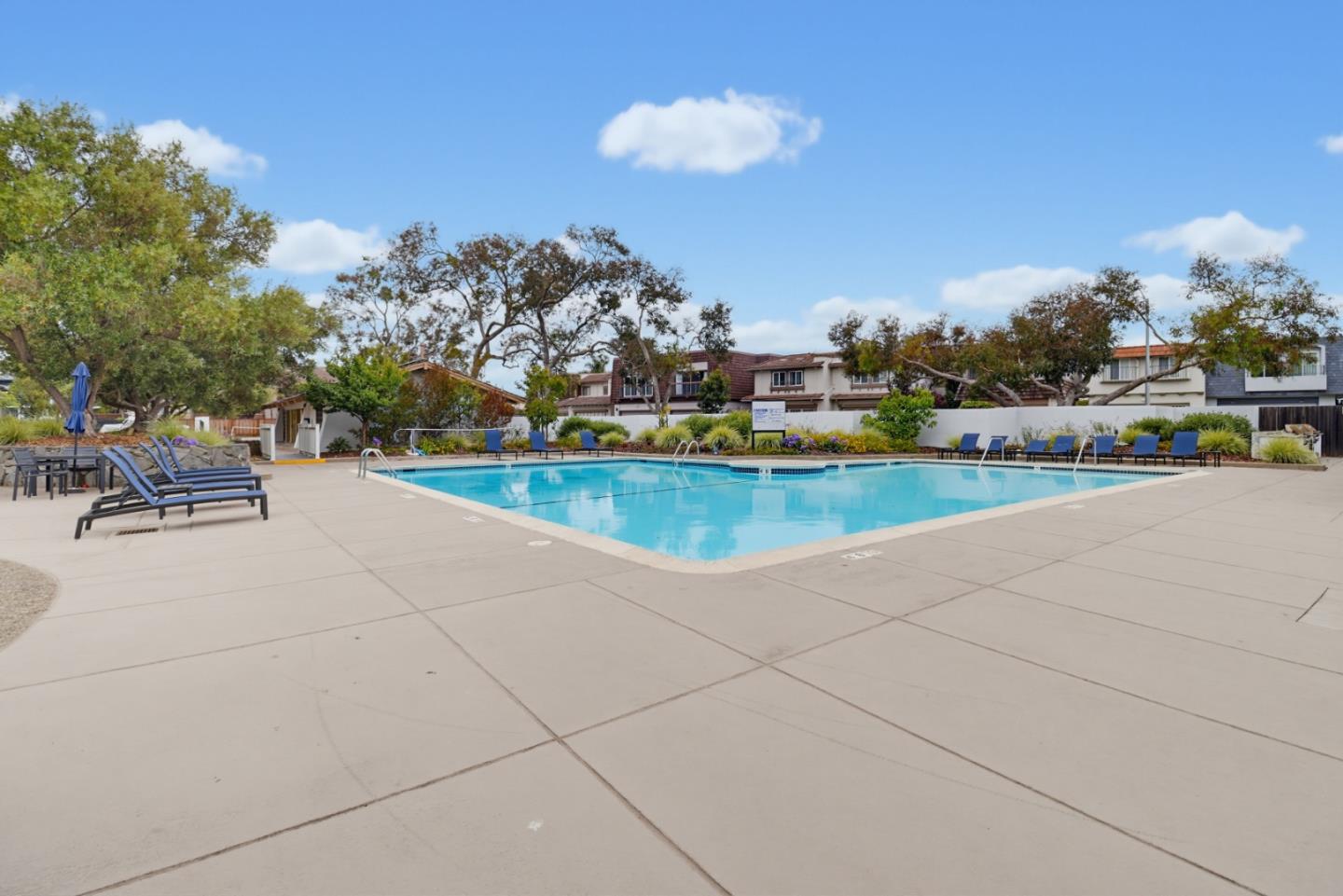 707 Fathom DR 208