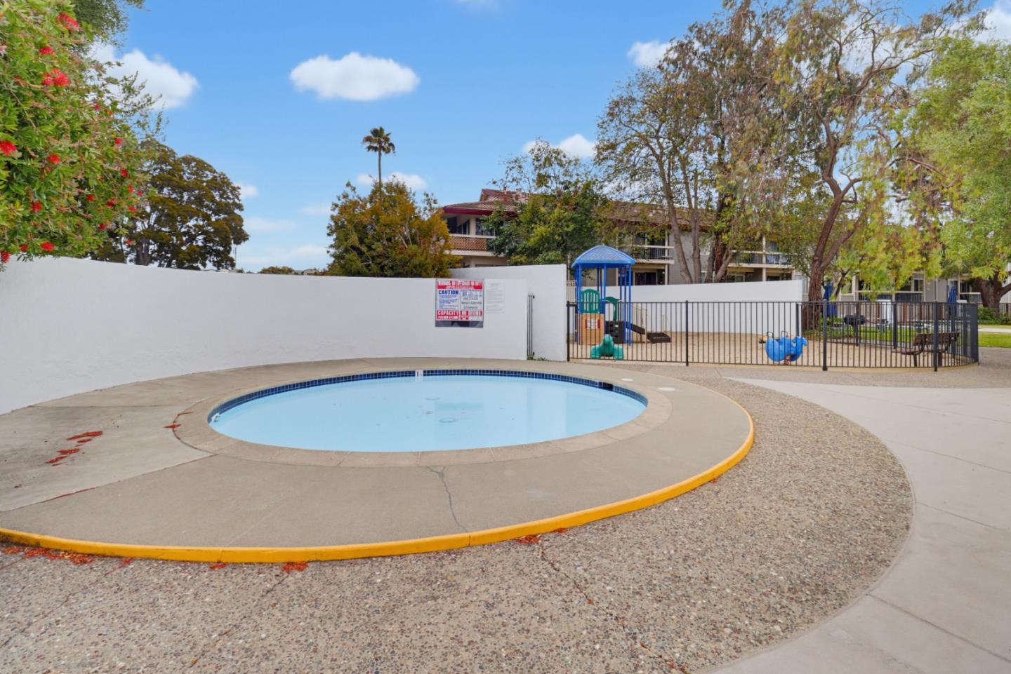 707 Fathom DR 208