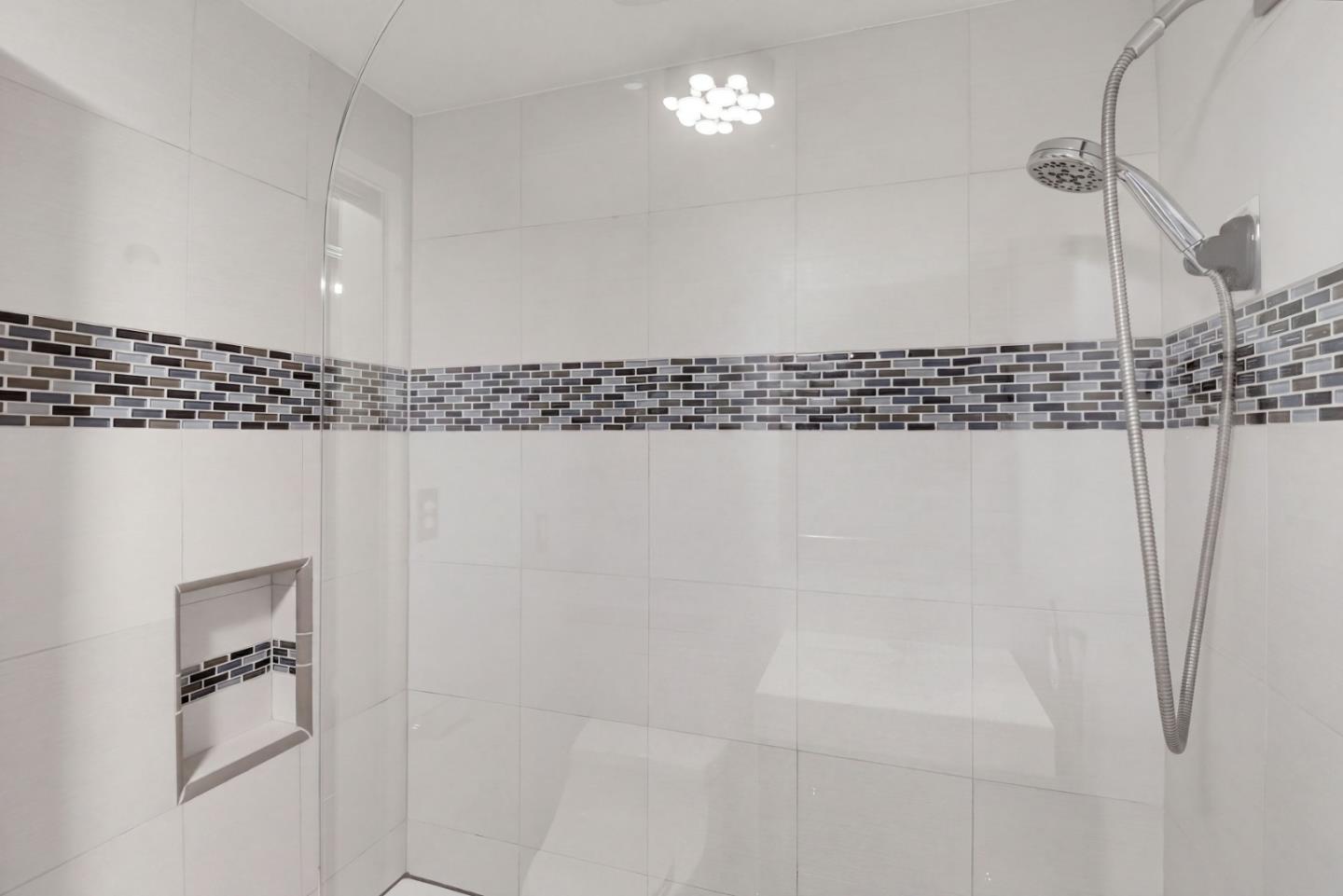 707 Fathom DR 208